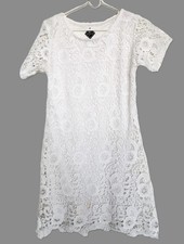 Robe blanche en dentelle