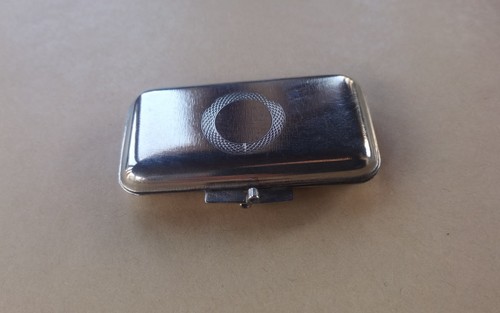 Ancienne petite boîte - ancienne, en