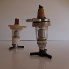 2 bouchons doseurs Pastis