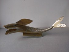 Ancien grand poisson en corne