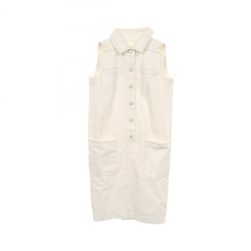 Robe sans manches boutonnée