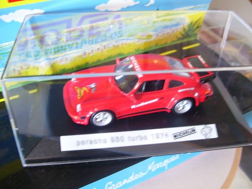 Porsche 930 turbo rouge - porsche,