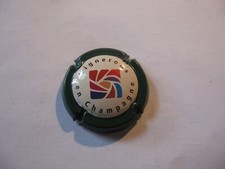 1 capsule de champagne Vignerons en champagne N°7 contour vert foncé