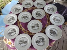 13 Assiettes Plates
