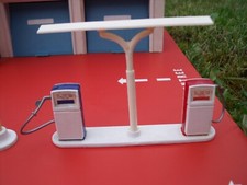 1/43 GARAGE  ESSO  POMPES A