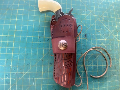 Revolver custom carving - custom,