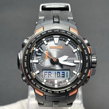 Montre radiocommandée solaire