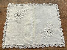 Linge ancien joli Napperon en