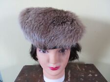 chapeau, toque, bonnet en fourrure de renard gris