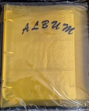 Classeur jaune range cartes