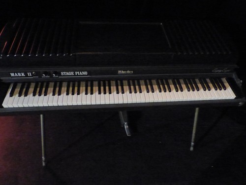 Fender rhodes mark stage - ,