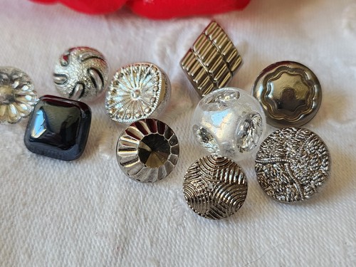 Lot boutons anciens en - 10,