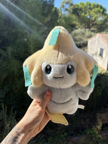 Tomy peluche pokémon jirachi - tomy,