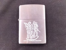 Briquet à huile Zippo Vietnam