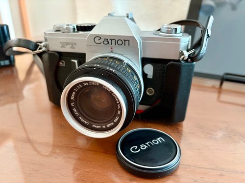 Appareil photo reflex - , mm