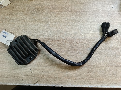 Regulateur tension - un,