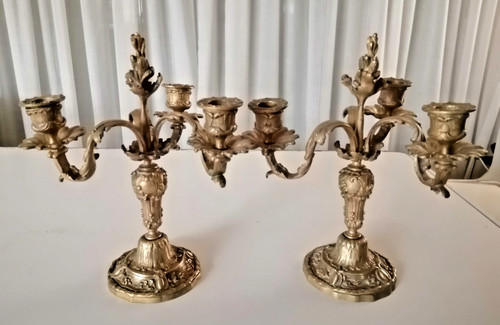 Deux anciens chandeliers style - deux,