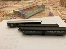 rame de 2 wagons voyageurs  et