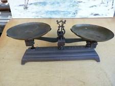 ANCIENNE BALANCE MENAGERE ET SES POIDS