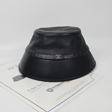 CHANEL Cha seau en cuir avec