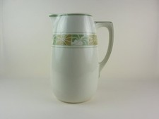 Broc de toilette en faïence