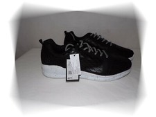 A  -  Baskets Bas Noir  Blanc