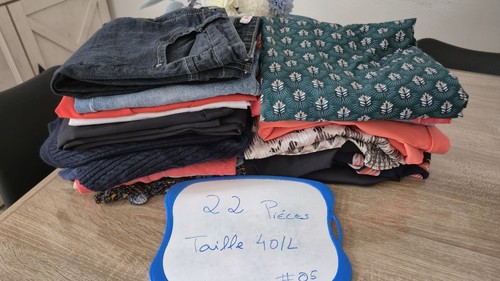 Lot vêtements taille - 22,