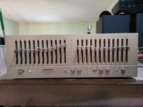 Pioneer graphic equalizer - sg-9,