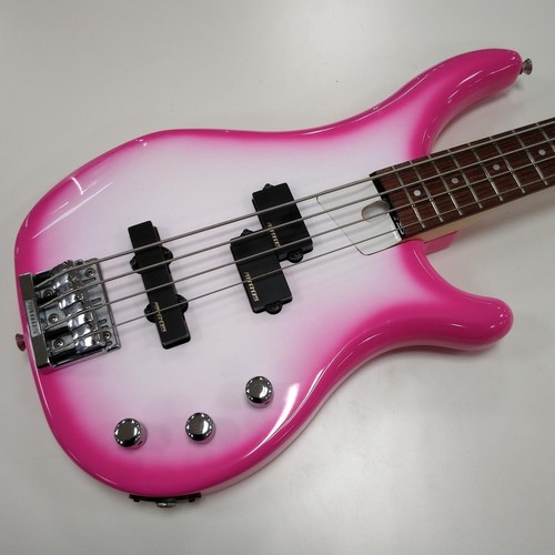 Guitare basse électrique