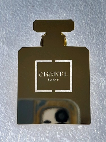 Pin grand chanel doré - pin's,
