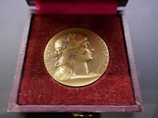 medaille decerné a 1 docteur