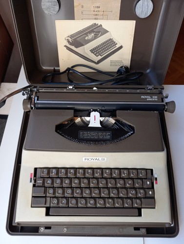 Machine ecrire ancienne - a,