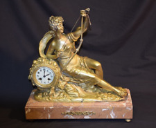 Pendule en métal doré-Diane