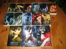 lot 14 romans ANITA BLAKE chasseuse de vampires 2 a 15 complet MILADY BRAGELONN