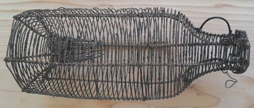 Ancienne nasse poissons fil - nasse, a