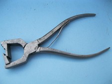 Ancien outil de cordonnier