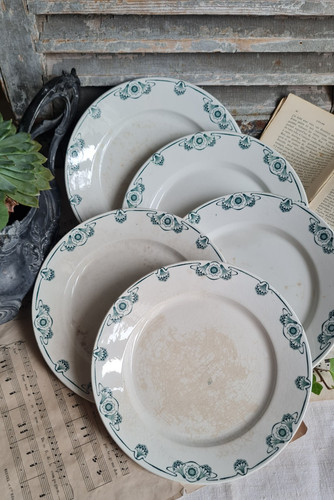 Anciennes assiettes plates - 5,