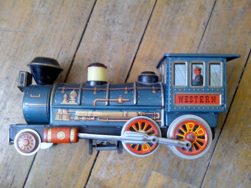 Ancienne locomotive tole