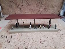 JOUEF HO REF 862. MAQUETTE QUAI DE GARE, STATION ET SES NOMBREUX PERSONNAGES (5)