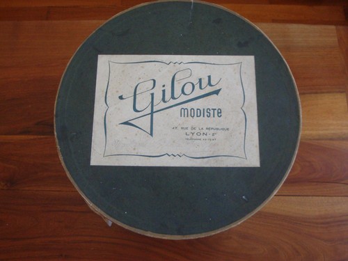 Ancienne boite chapeau - ancienne,