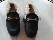 Chaussure , Chaussons  d'intérieur style mocassins fourré, Mule P 37