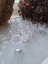 12 verres à liqueur  a pan