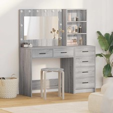 Table de Toilette avec des