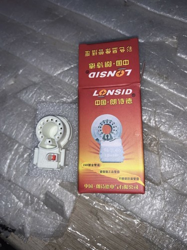 Socket crt pour - pour, moniteurs