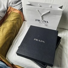 Boite  Prada rigide bleue