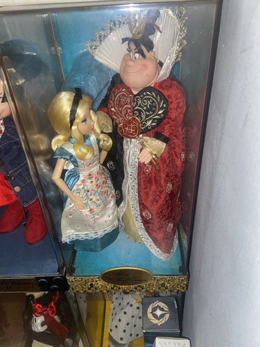 Alice and the queen hearts - of,