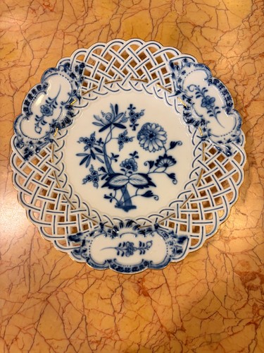 Assiette ajourée porcelaine - ,