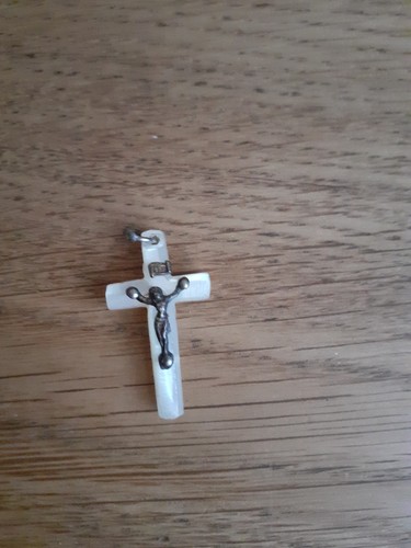Petite croix nacre avec - , christ