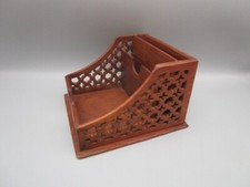 Porte courrier ancien en bois