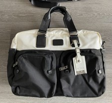 Mallette TUMI ALPHA BRAVO Everett ESSENTIAL blanche noire nylon 22340DH